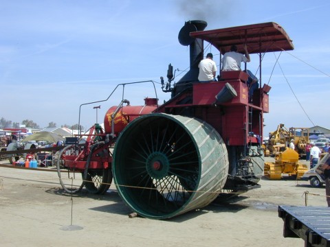tractors (22).JPG